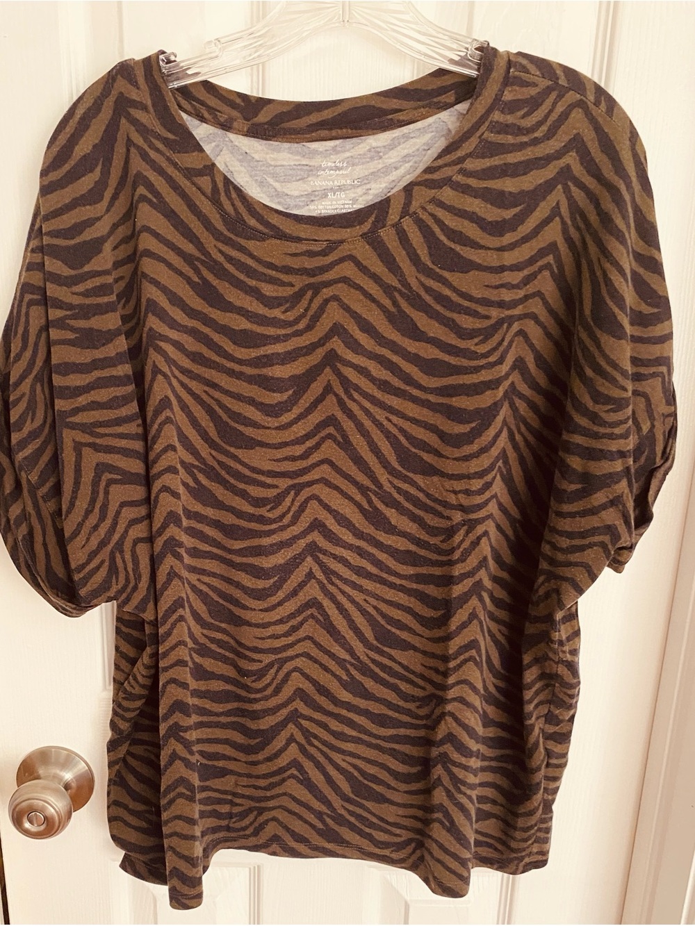 Women's Brown Animal Print Short Sleeve Top Banana Republic XL
